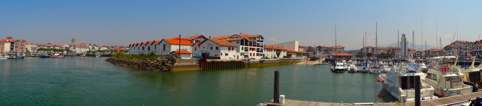 Ciboure on the right, St Jean de Luz on the left Saint Jean de Luz on the left, Ciboure on the right
