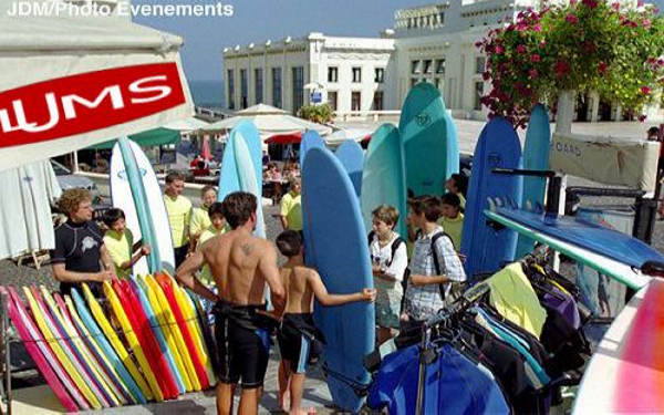 Plums Ecole de Surf à Biarritz